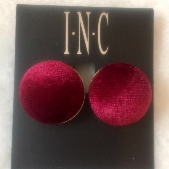 INC Gold-Tone Velvet Button Stud Earring Burgundy - Picture 15 of 16